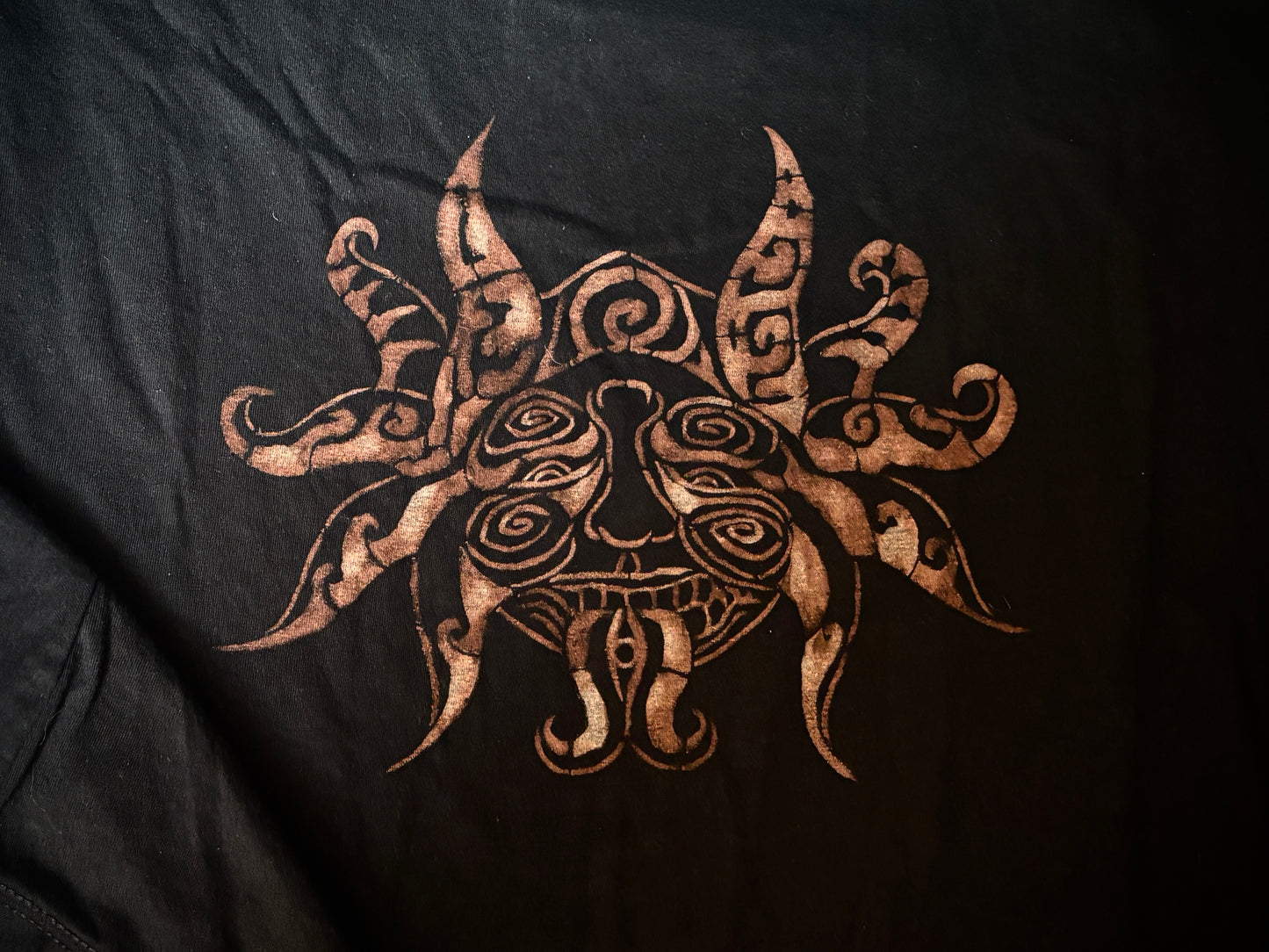 Bleach Art T-Shirt – Reversible-Faced Jester Design | XL, Unisex, 155gsm