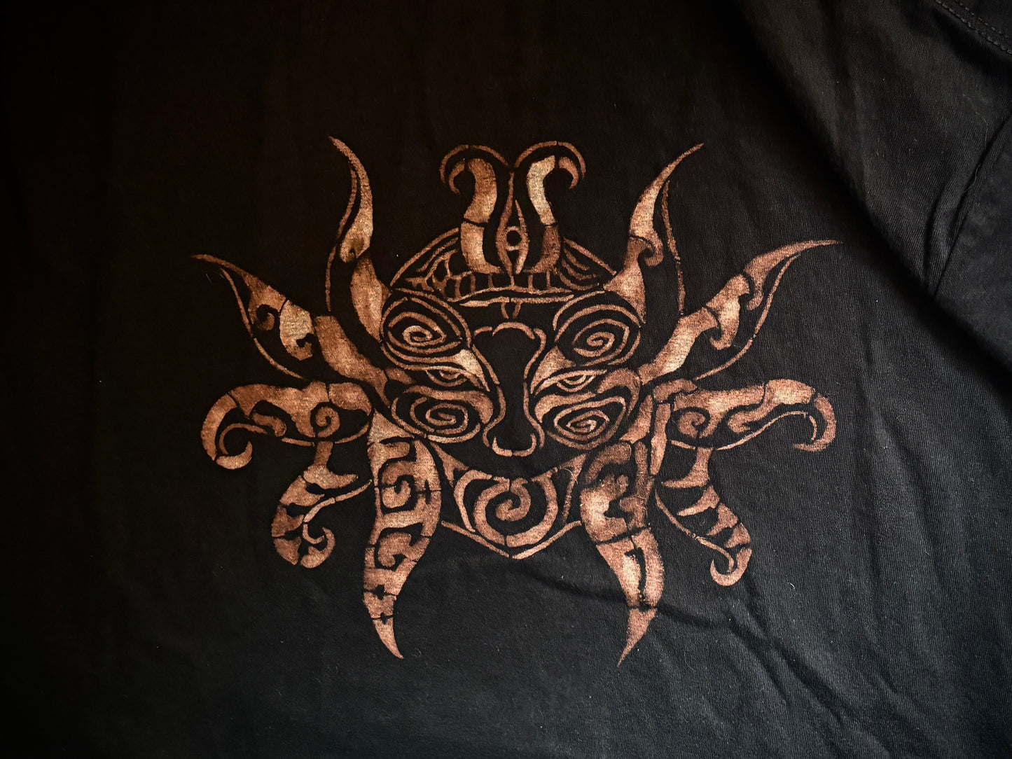 Bleach Art T-Shirt – Reversible-Faced Jester Design | XL, Unisex, 155gsm