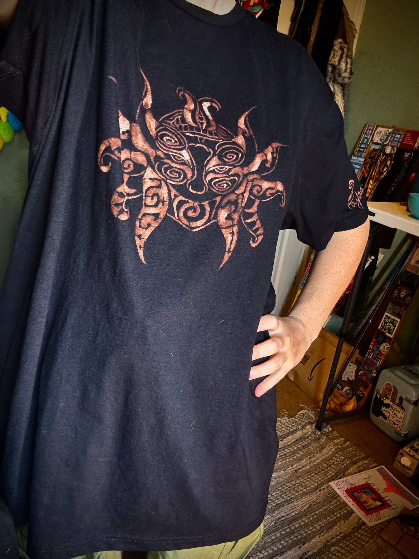 Bleach Art T-Shirt – Reversible-Faced Jester Design | XL, Unisex, 155gsm